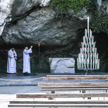 Family Saint Vincent 4 Pers Gare Wifi Lägenhet Lourdes